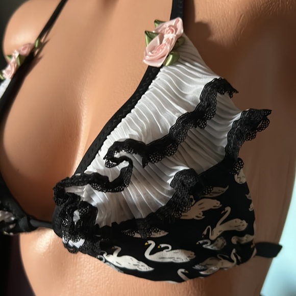 Betsey Johnson black white pink swan lake bikini swimsuit ruffle bow doll M - Picture 10 of 11